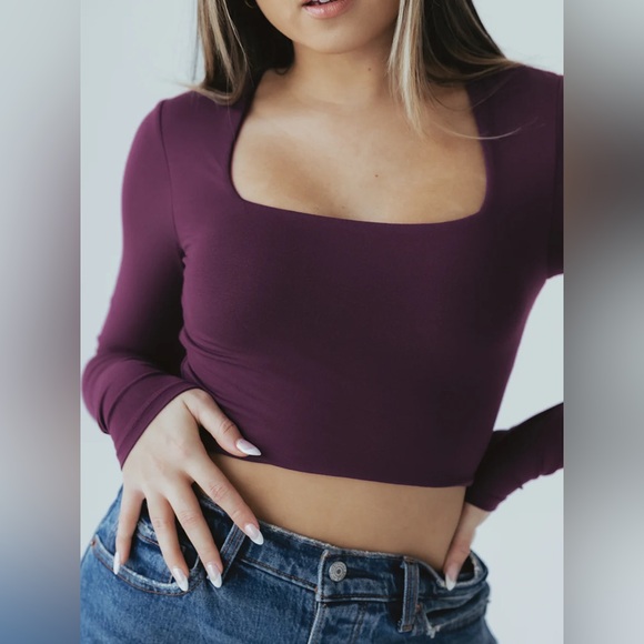 Klassy Network LONG SLEEVE SQUARE NECK BRAMI in Plum - Picture 2 of 9